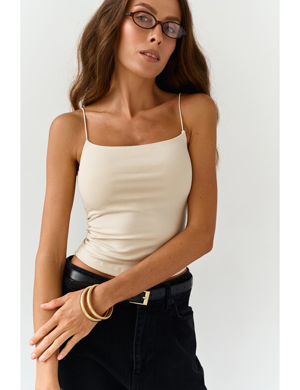 Женская майка на тонких бретелях