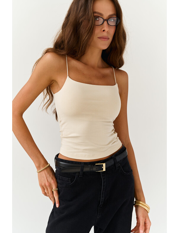 Женская майка на тонких бретелях