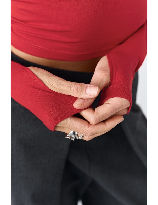 Лонгслив топ с вырезом на пальчик