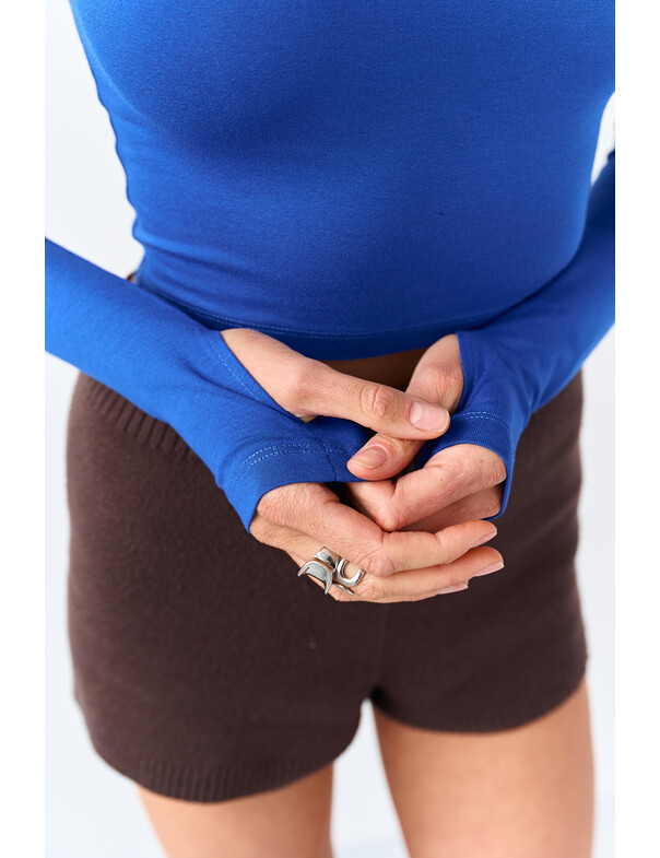 Лонгслив топ с вырезом на пальчик