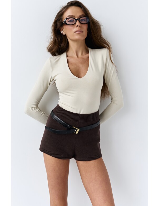 Женское боди с V-вырезом