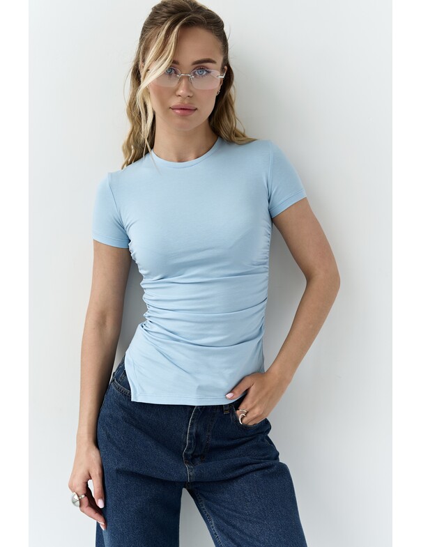 Футболка асиметрична зі збіркою