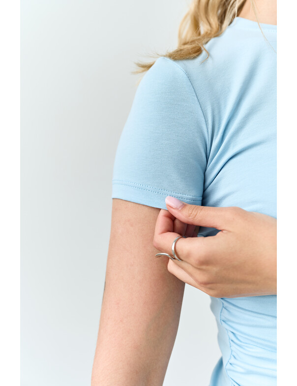 Футболка асиметрична зі збіркою