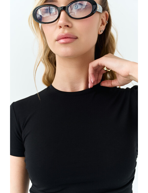 Футболка асимметричная со сборкой