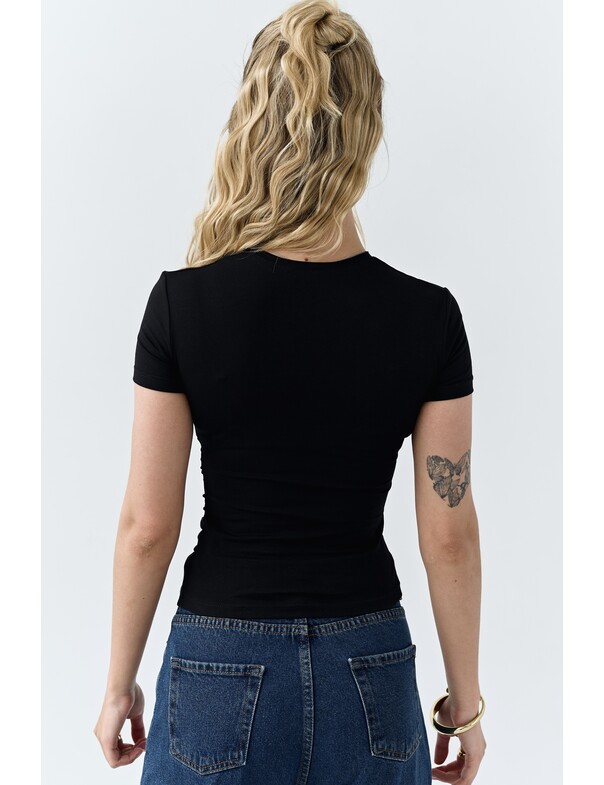 Футболка асимметричная со сборкой