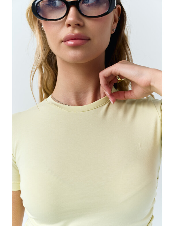 Футболка асимметричная со сборкой