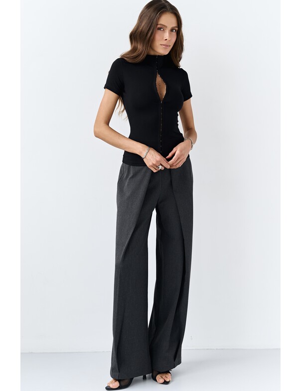 Футболка на крючках