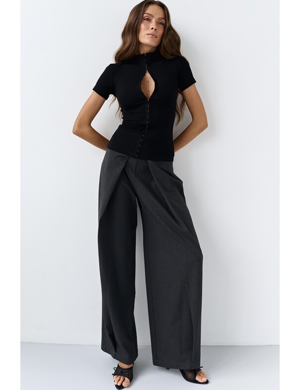 Футболка на крючках