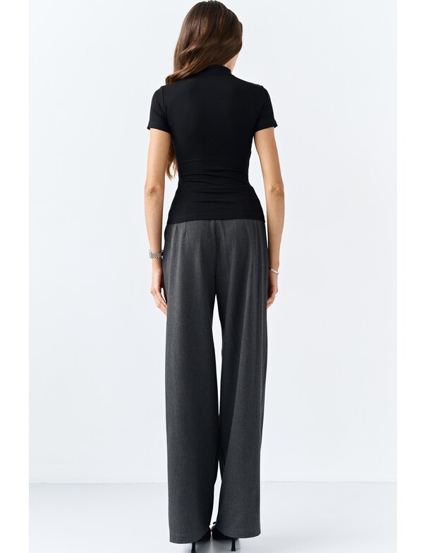 Футболка на крючках