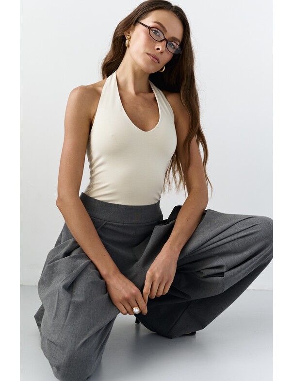 Майка з відкритою спиною