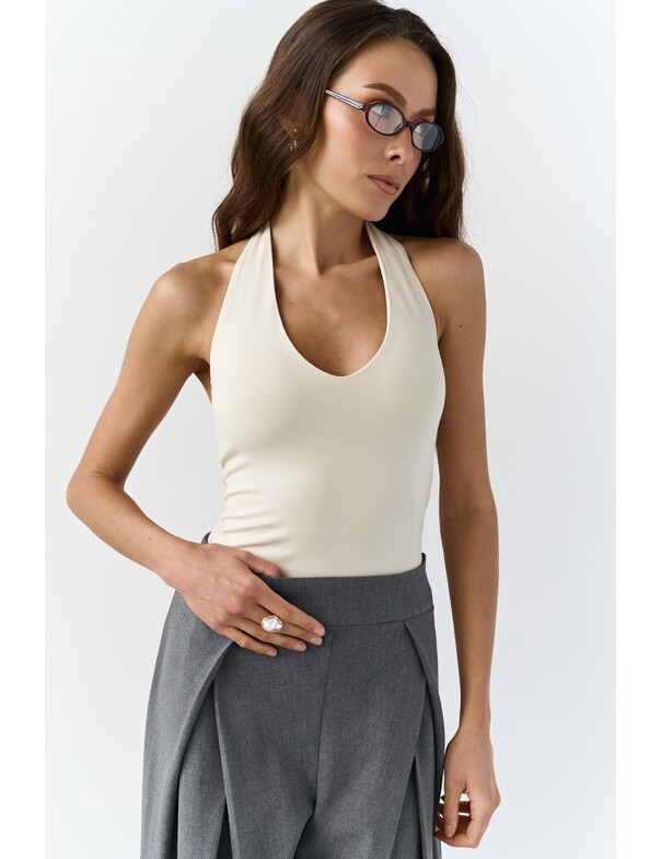 Майка с открытой спиной