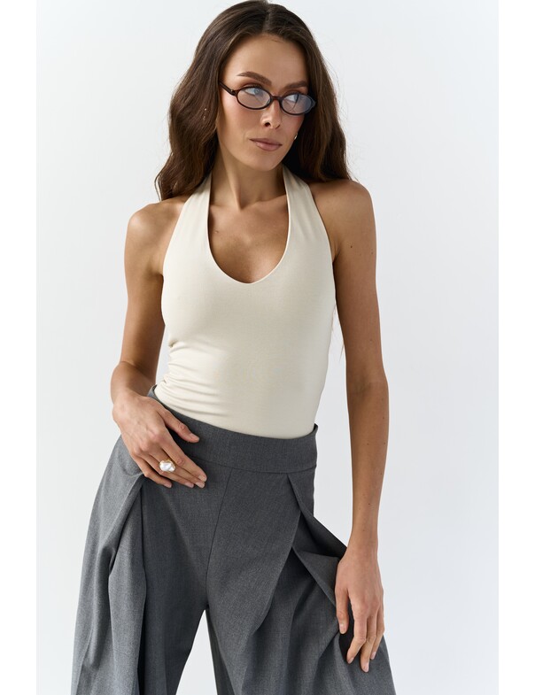 Майка з відкритою спиною