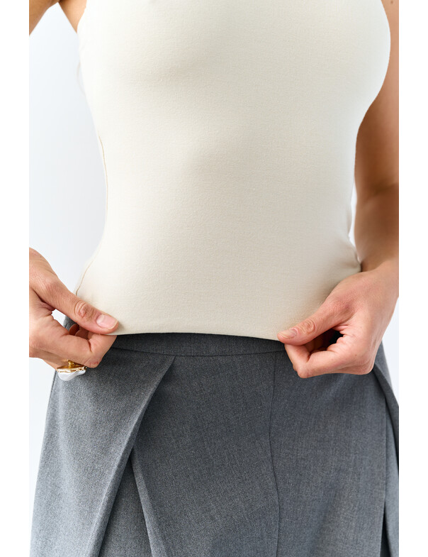 Майка с открытой спиной