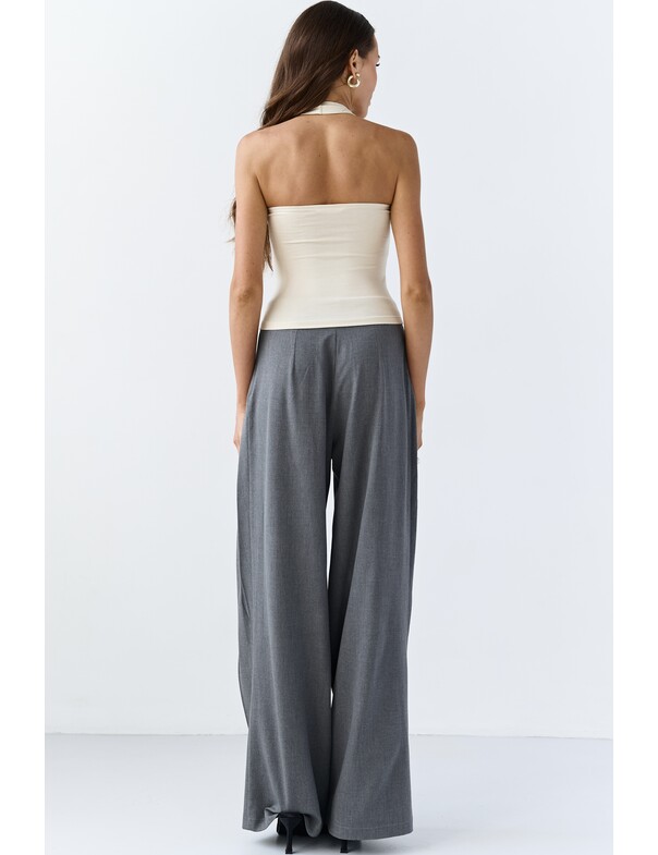 Майка с открытой спиной