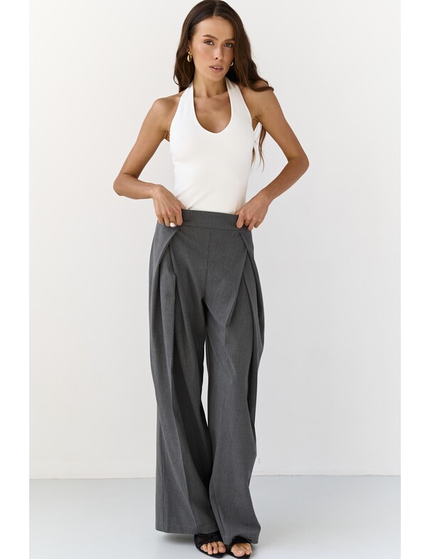 Майка з відкритою спиною