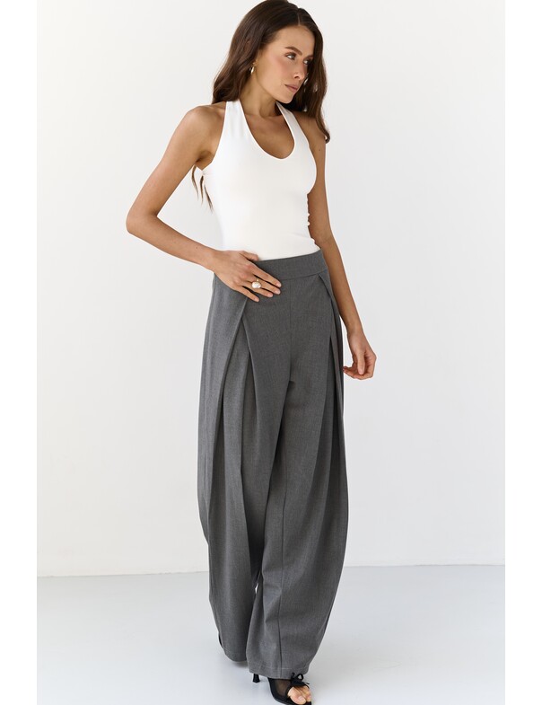 Майка з відкритою спиною