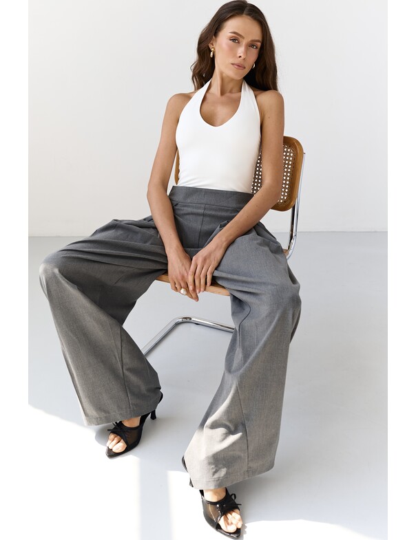 Майка с открытой спиной