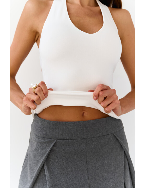 Майка з відкритою спиною