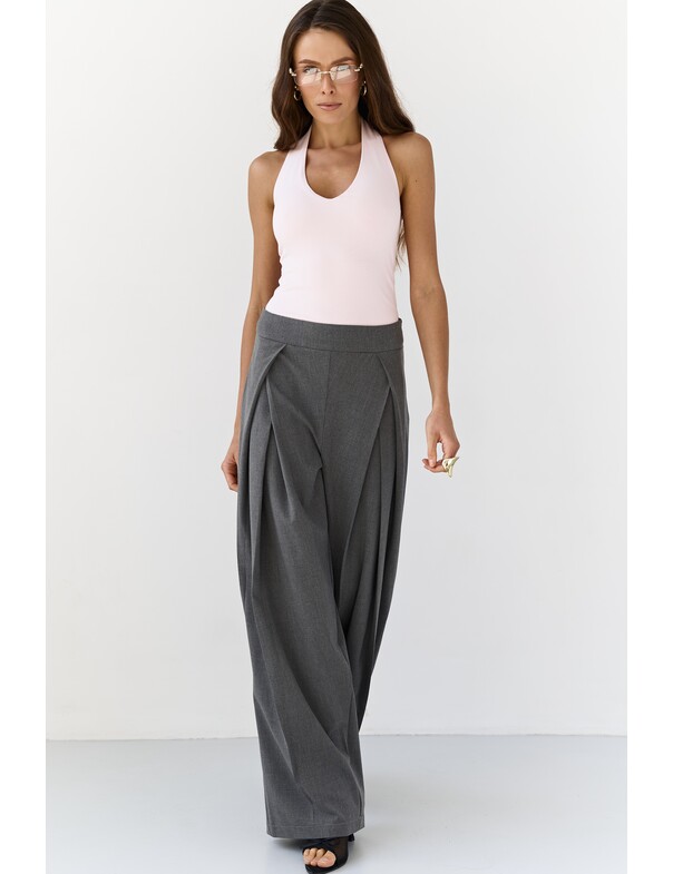 Майка з відкритою спиною