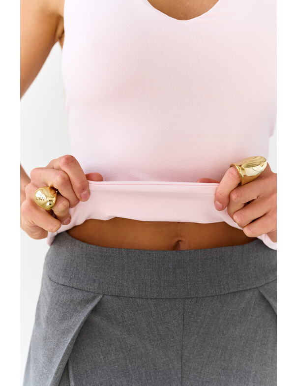 Майка з відкритою спиною