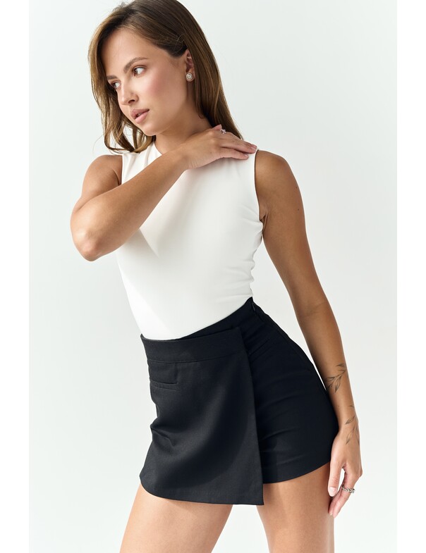 Майка с открытой спиной на завязках
