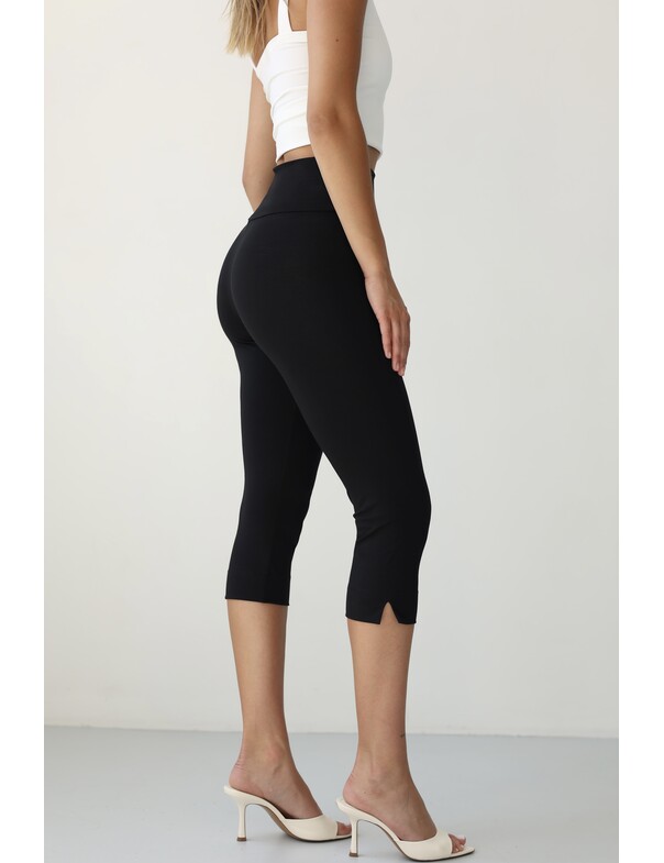 Капри с разрезами